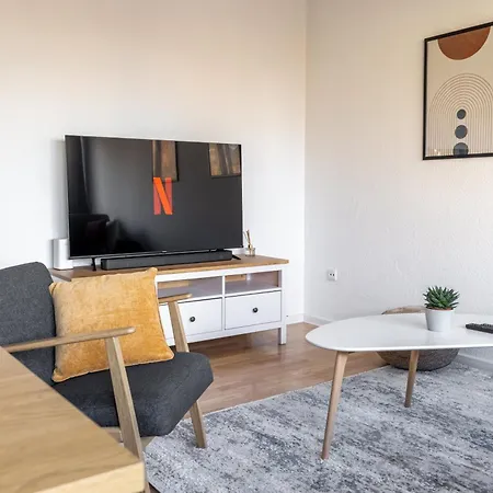 Modernes Und Zentralgelegenes Mit Kueche, Netflix, Und Balkon Apartment