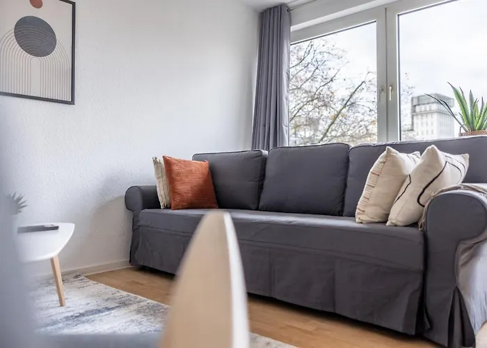 Appartamento Modernes Und Zentralgelegenes Mit Kueche, Netflix, Und Balkon Duisburgo