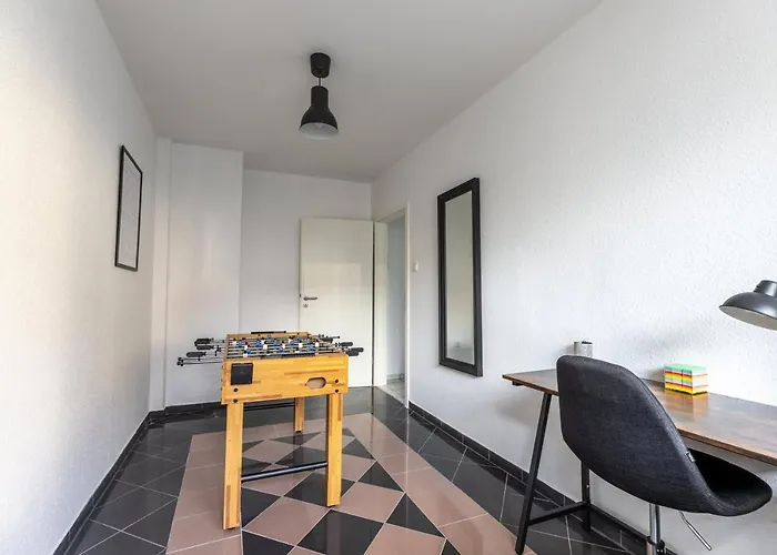 Modernes Und Zentralgelegenes Mit Kueche, Netflix, Und Balkon * Duisburgo