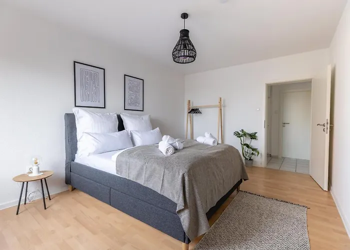 Modernes Und Zentralgelegenes Mit Kueche, Netflix, Und Balkon Duisburgo