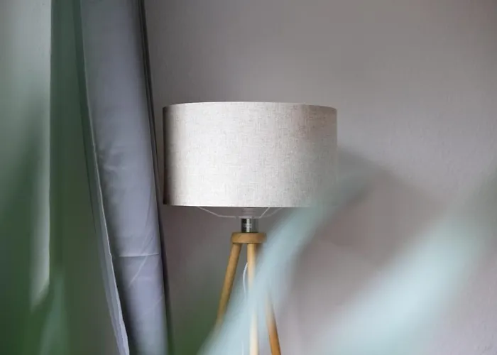 Appartamento Modernes Und Zentralgelegenes Mit Kueche, Netflix, Und Balkon Duisburgo