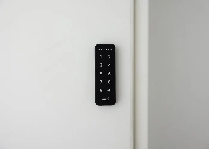 Appartement Modernes Und Zentralgelegenes Mit Kueche, Netflix, Und Balkon Duisbourg