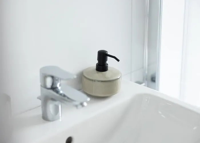 Modernes Und Zentralgelegenes Mit Kueche, Netflix, Und Balkon Appartement *