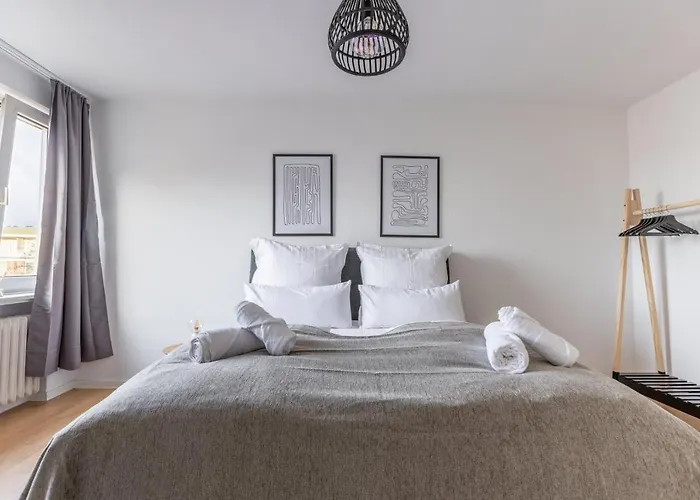 Modernes Und Zentralgelegenes Mit Kueche, Netflix, Und Balkon * Duisburgo